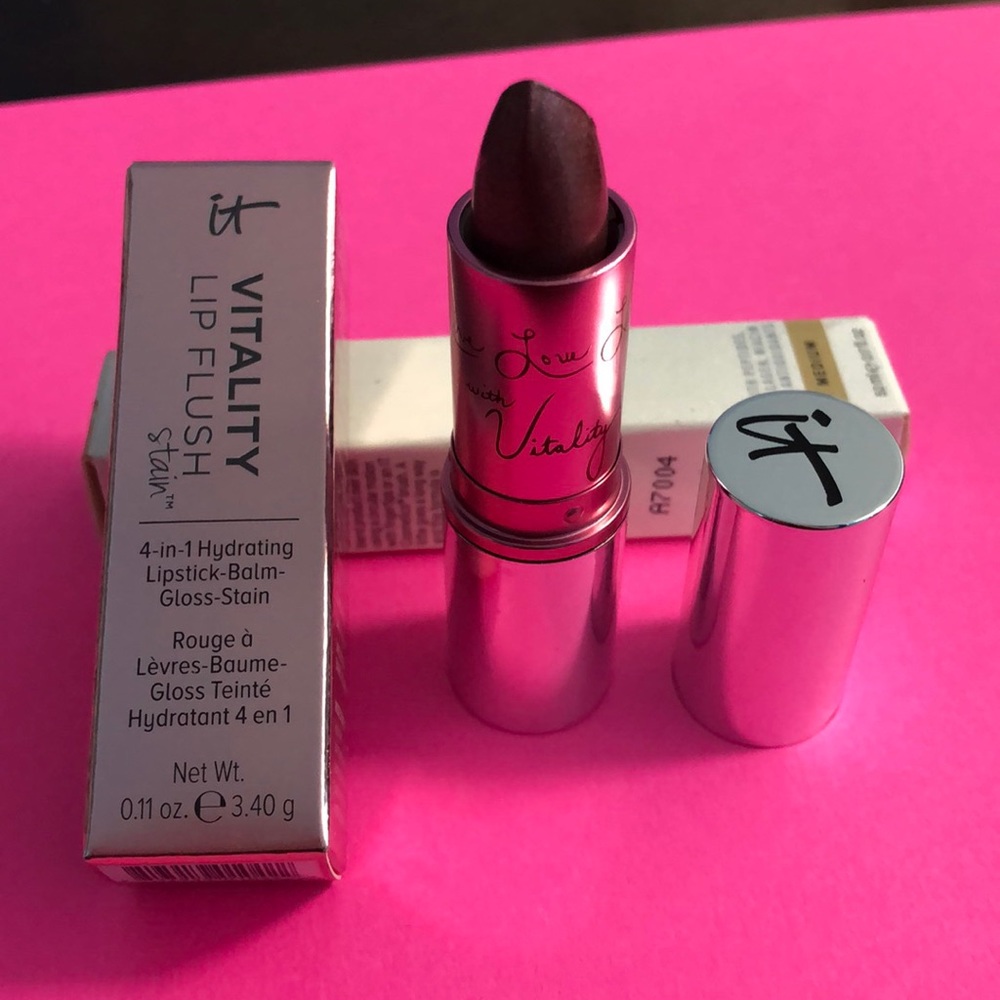 LIP FLUSH